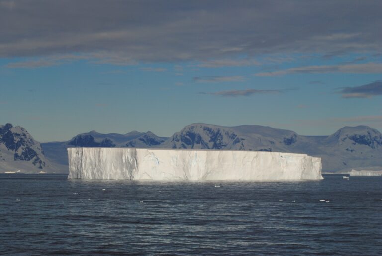 KIITEs Polar 3 Tabular Iceberg_Jamie Scherbeijn