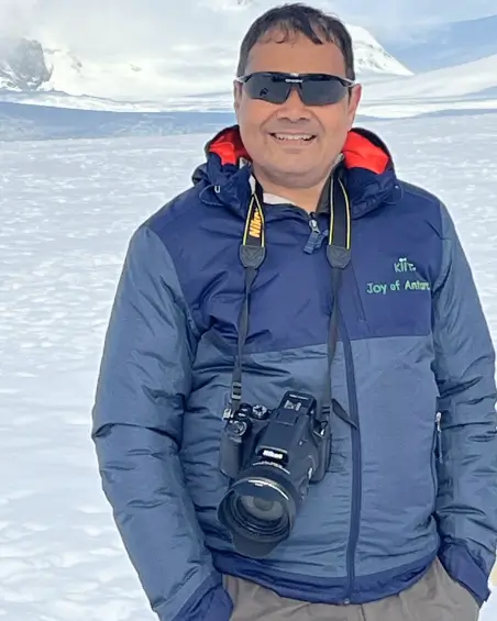 Manish-Jain-Doctor-Photo-About-us-photo Manish-Jain-Doctor-Photo-About-us-photo