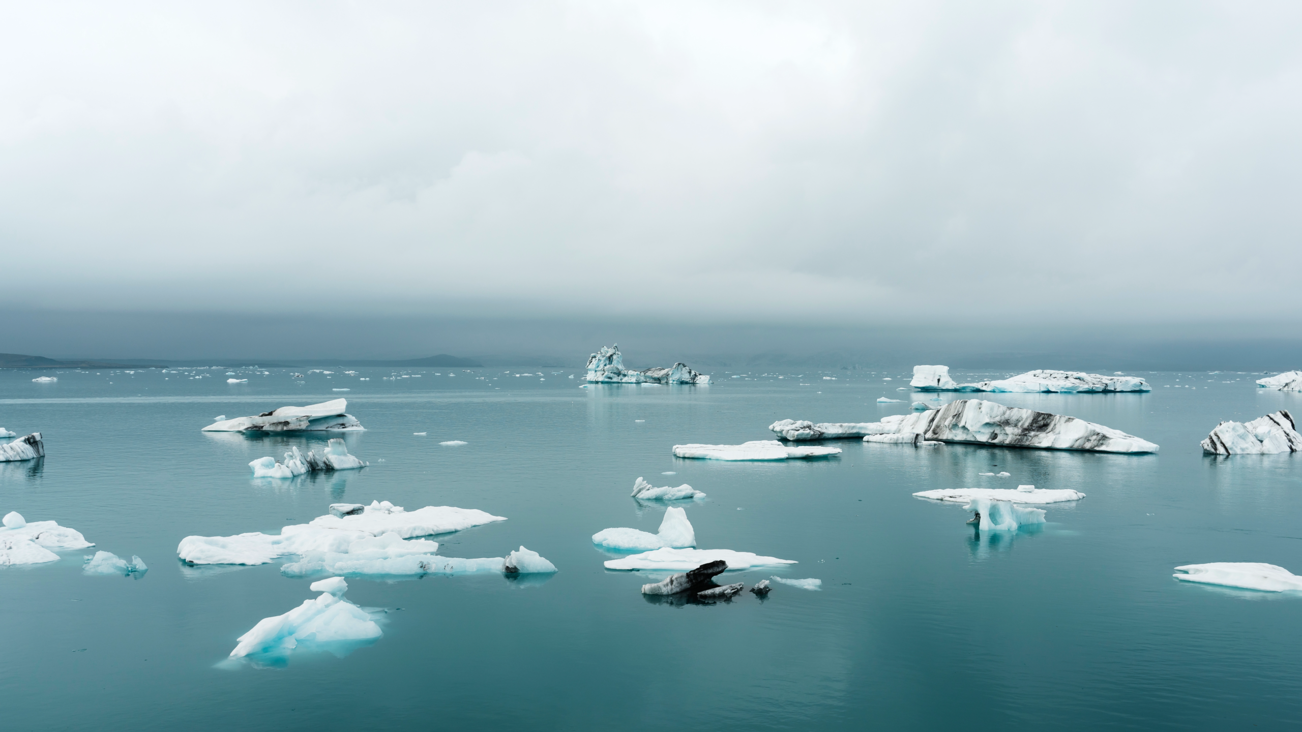Explore Arctic: Luxury Arctic Expeditions for Experiential Travelers Explore Antarctica: A Luxury Guide to Experiential Antarctic Expeditions